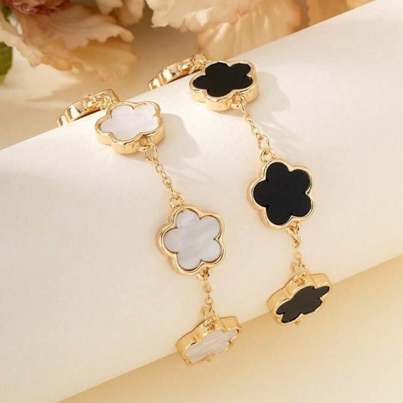 New two piece bracelet set - Picture 1 of 4